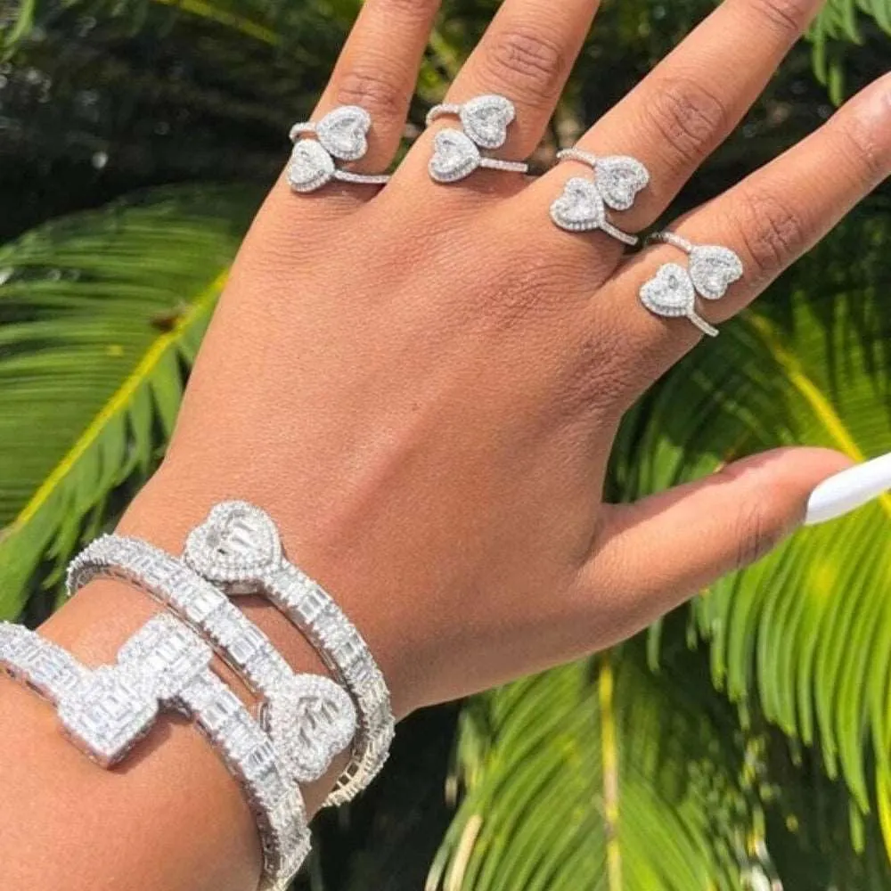 2023 New Iced Out Bling Opened Heart Zircon Charm Bracelet Rectangle AAA CZ Hearts Bangle For Men Women Hiphop Luxury Jewelry
