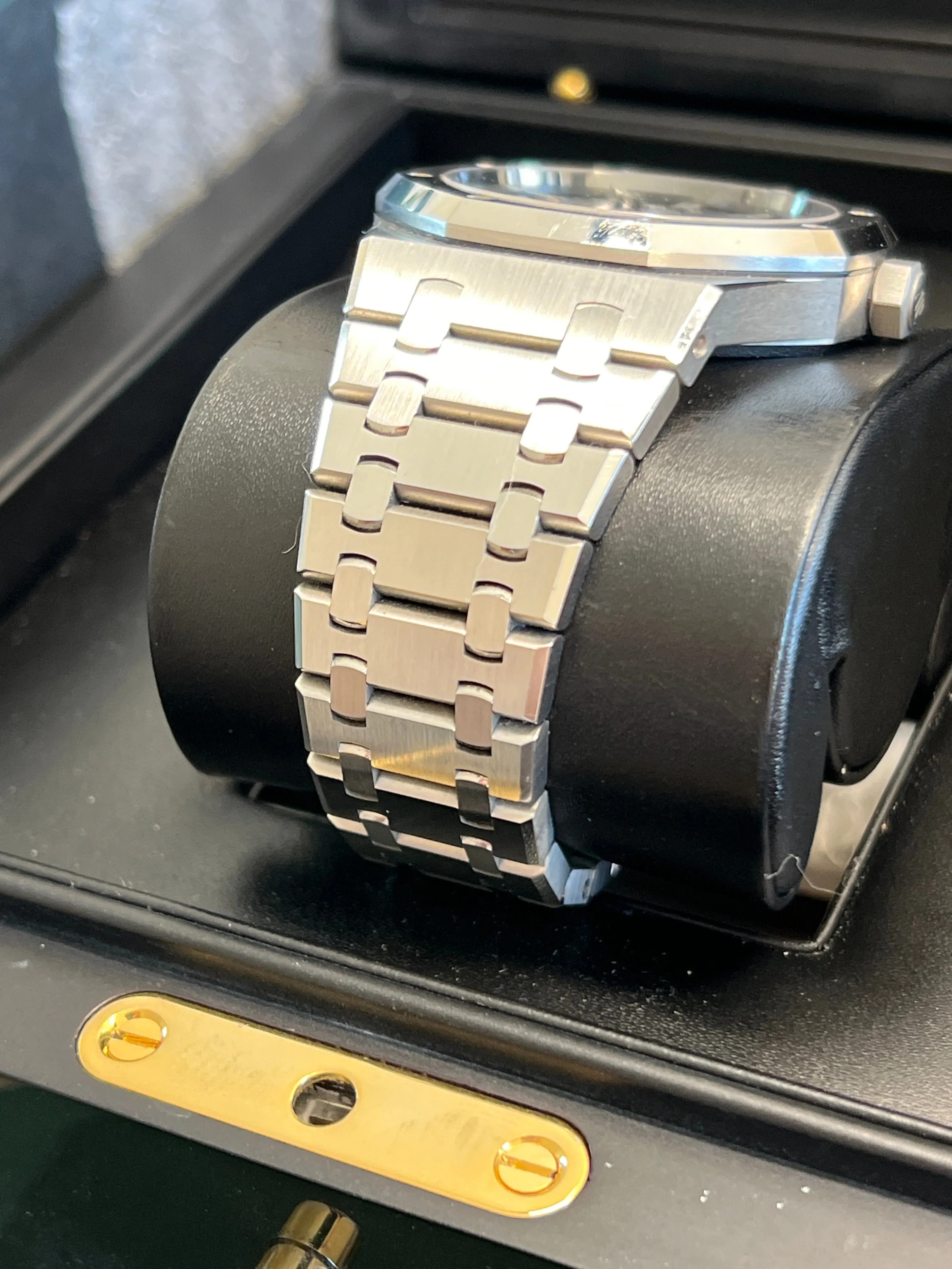 Audemars Piguet - Pre-owned Royal Oak Blue Dial 15400ST