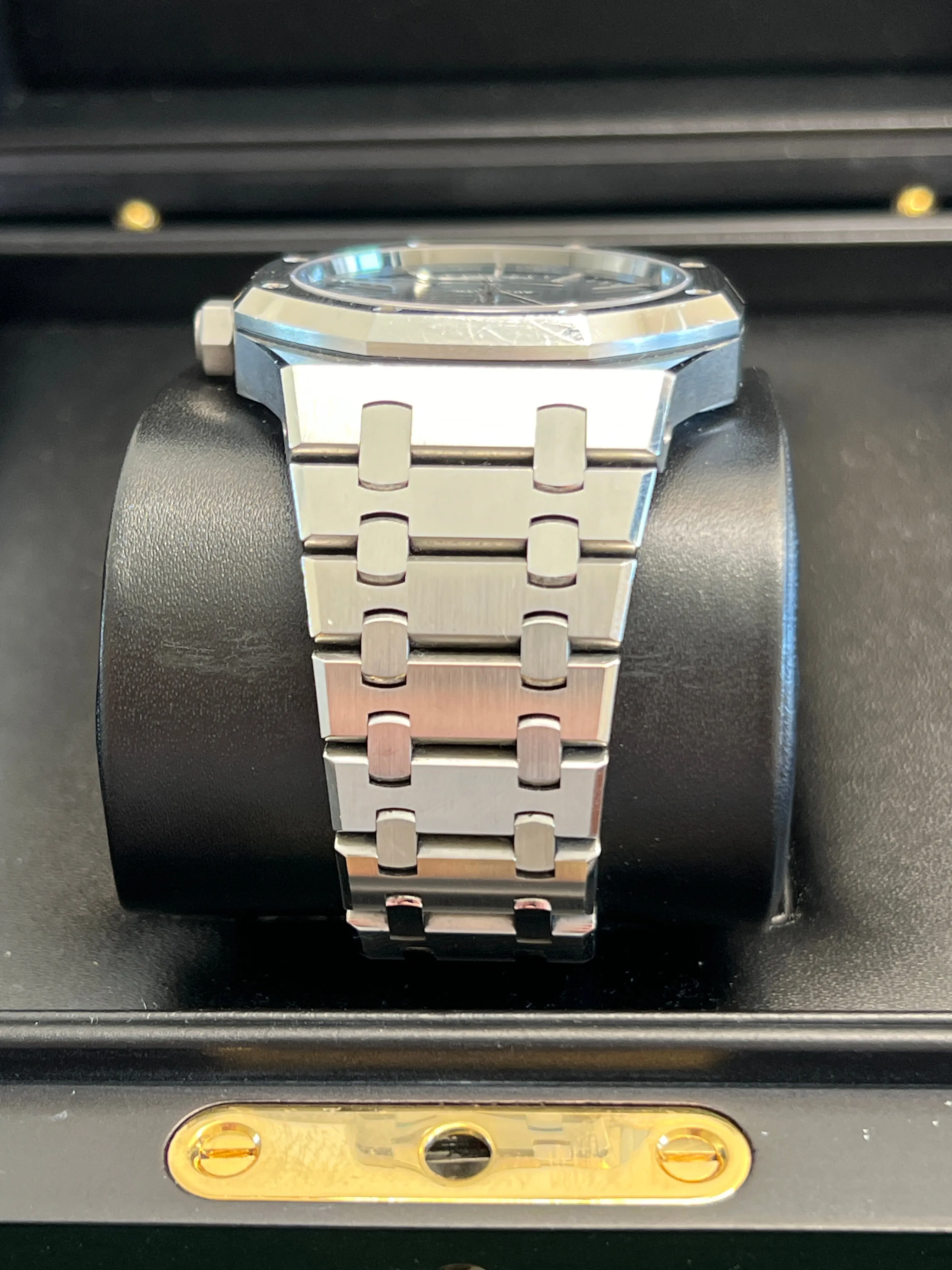 Audemars Piguet - Pre-owned Royal Oak Blue Dial 15400ST