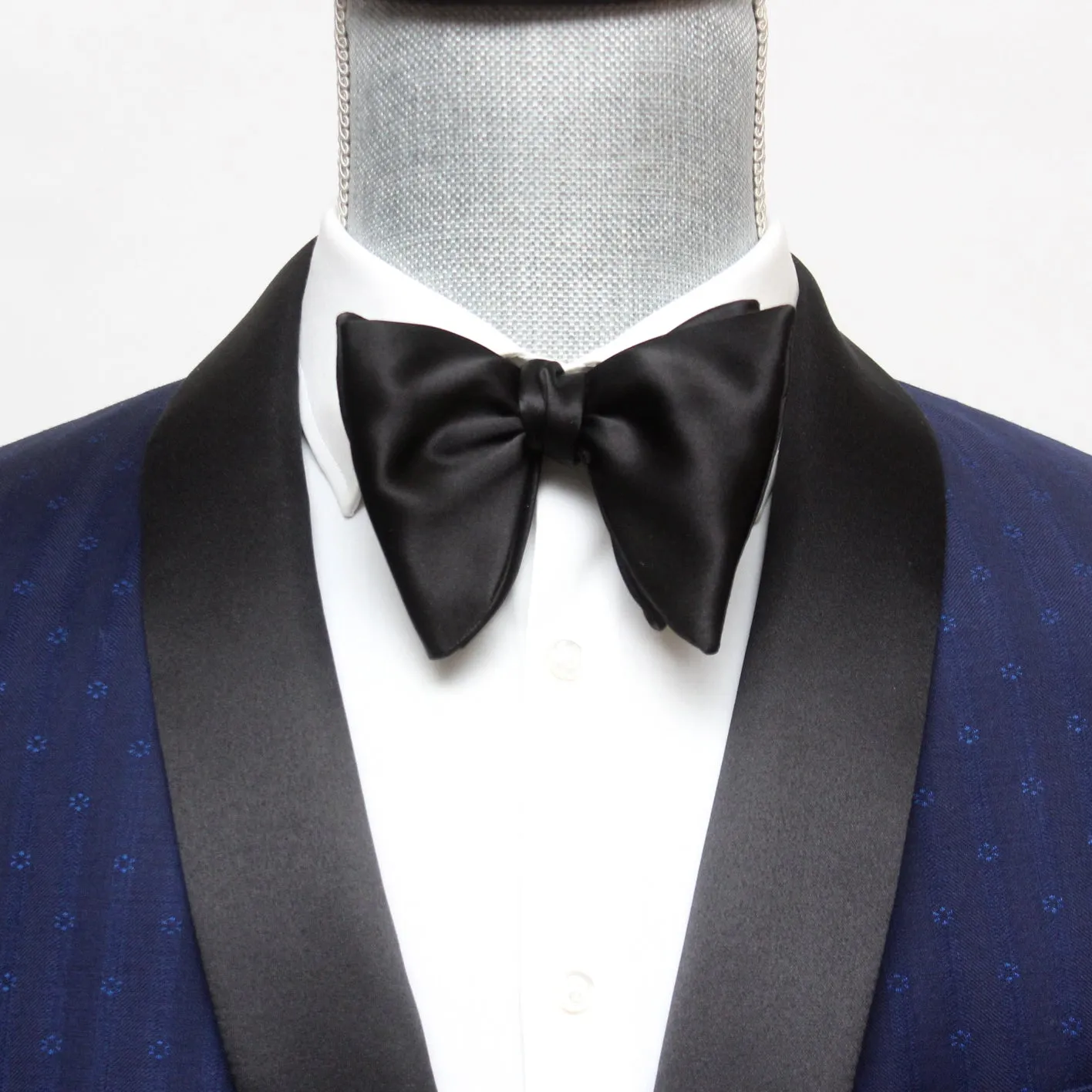 Men's Large Silk Bow Tie Self-tied