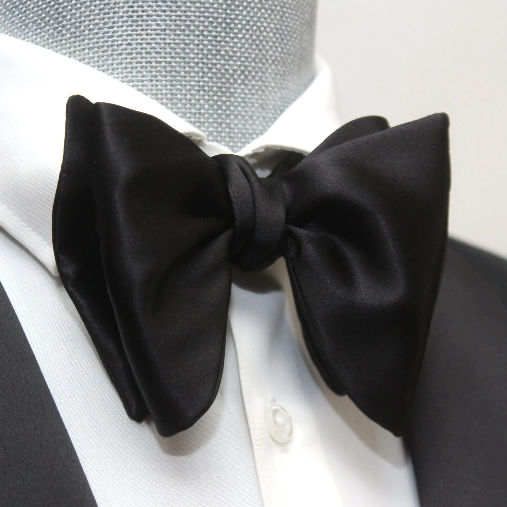 Men's Large Silk Bow Tie Self-tied